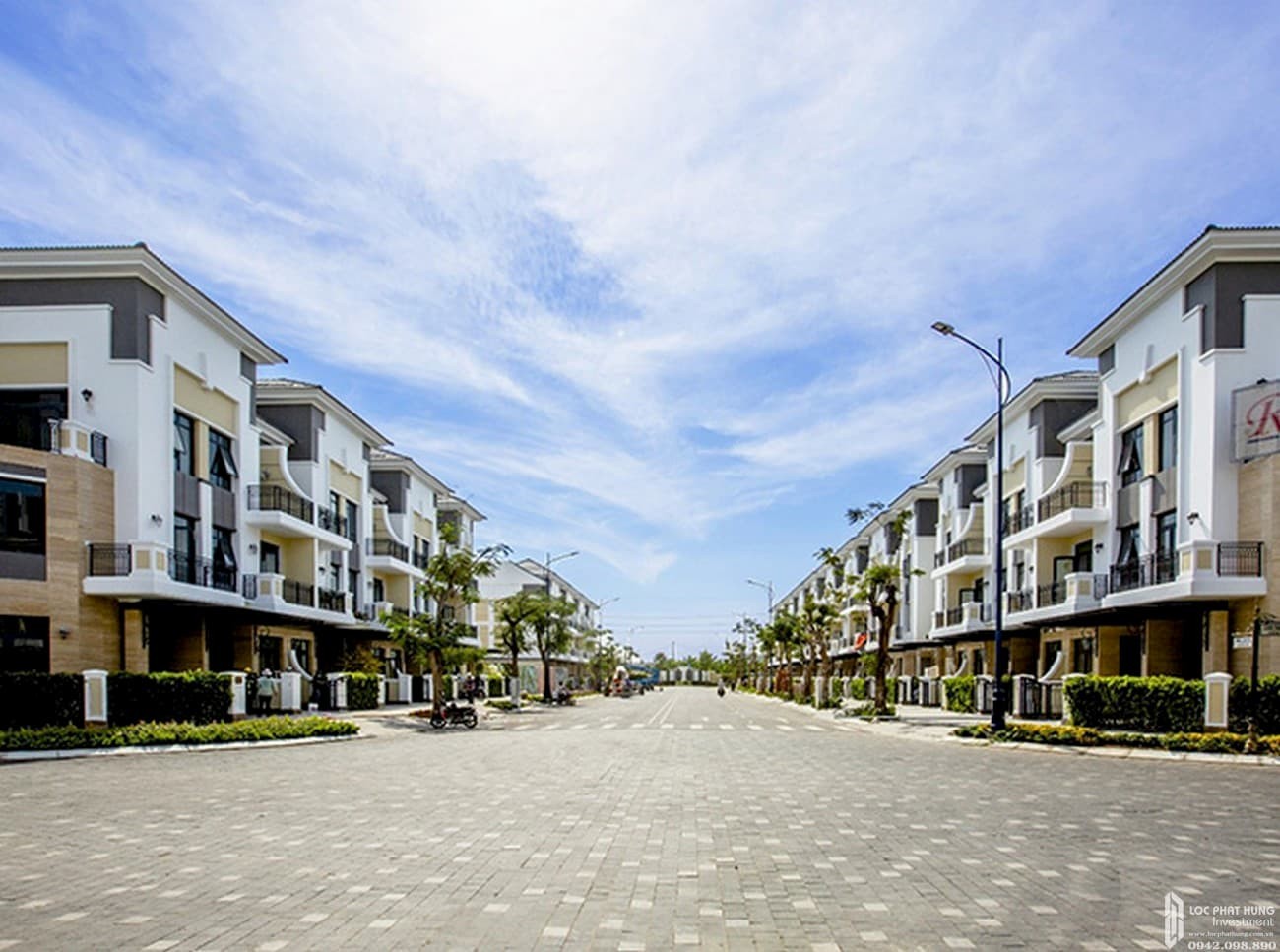 Hình ảnh thực tế dự án nhà phố biệt thự Verosa Park Khang Điền Quận 9